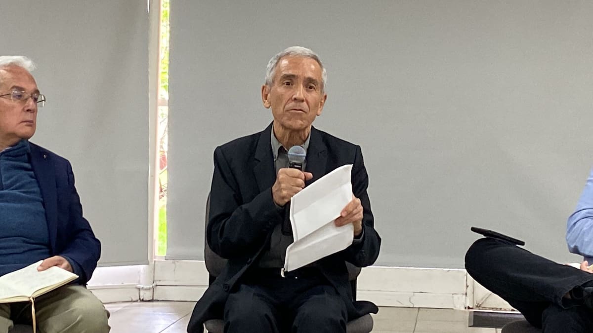 Padre de Roux aseguró que actuó diligentemente en caso de abuso sexual a menores