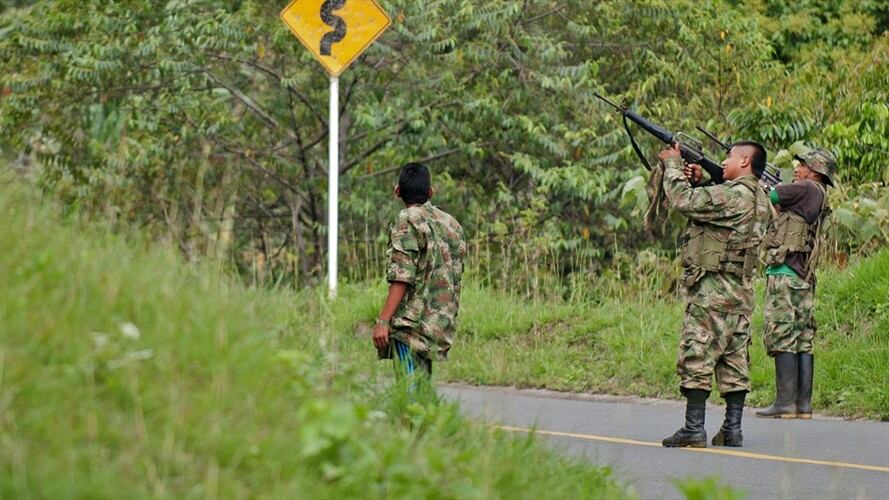 Las autoridades confirmaron el desplazamiento masivo en el resguardo indígena de Ñambí. Foto: Getty Images