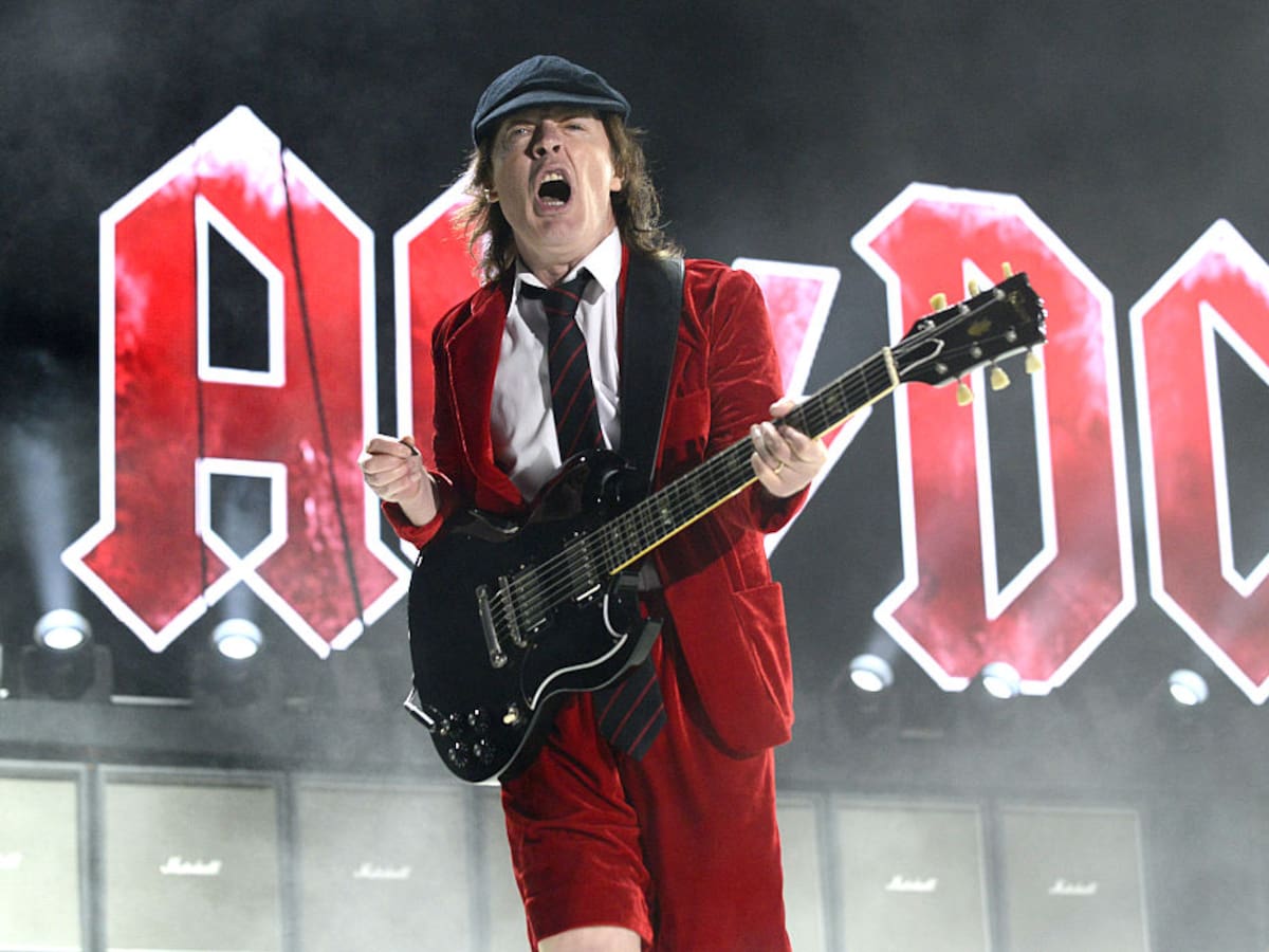 Angus Young, la leyenda viva más creativa de la historia del rock, cumple 67 años