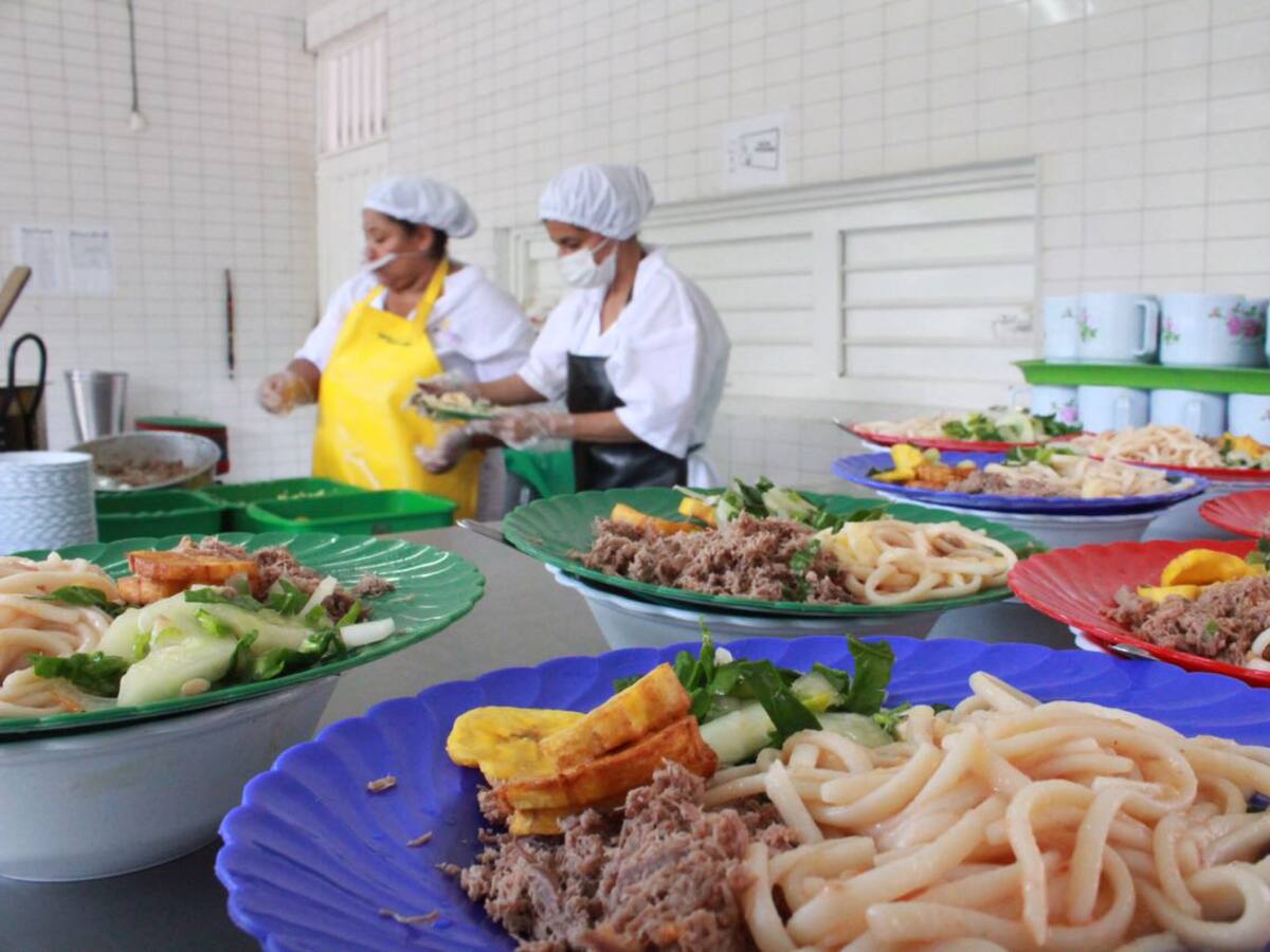 “Recursos para la alimentación de niños se encuentran dispuestos desde 2021”: contralor sobre irregularidades del PAE