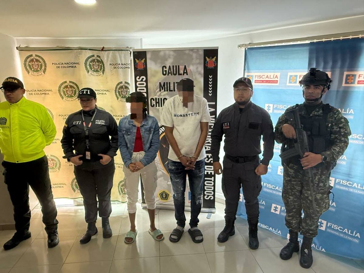 Capturan a pareja que suplantaba a un senador para estafar a ciudadanos con falsas ofertas laborales