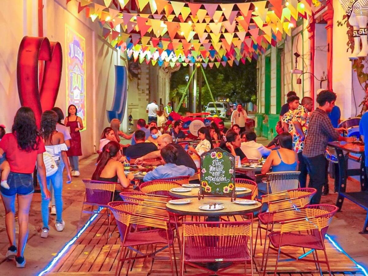 Peatonalización de la calle 16 los fines de semana activa la economía en Santa Marta
