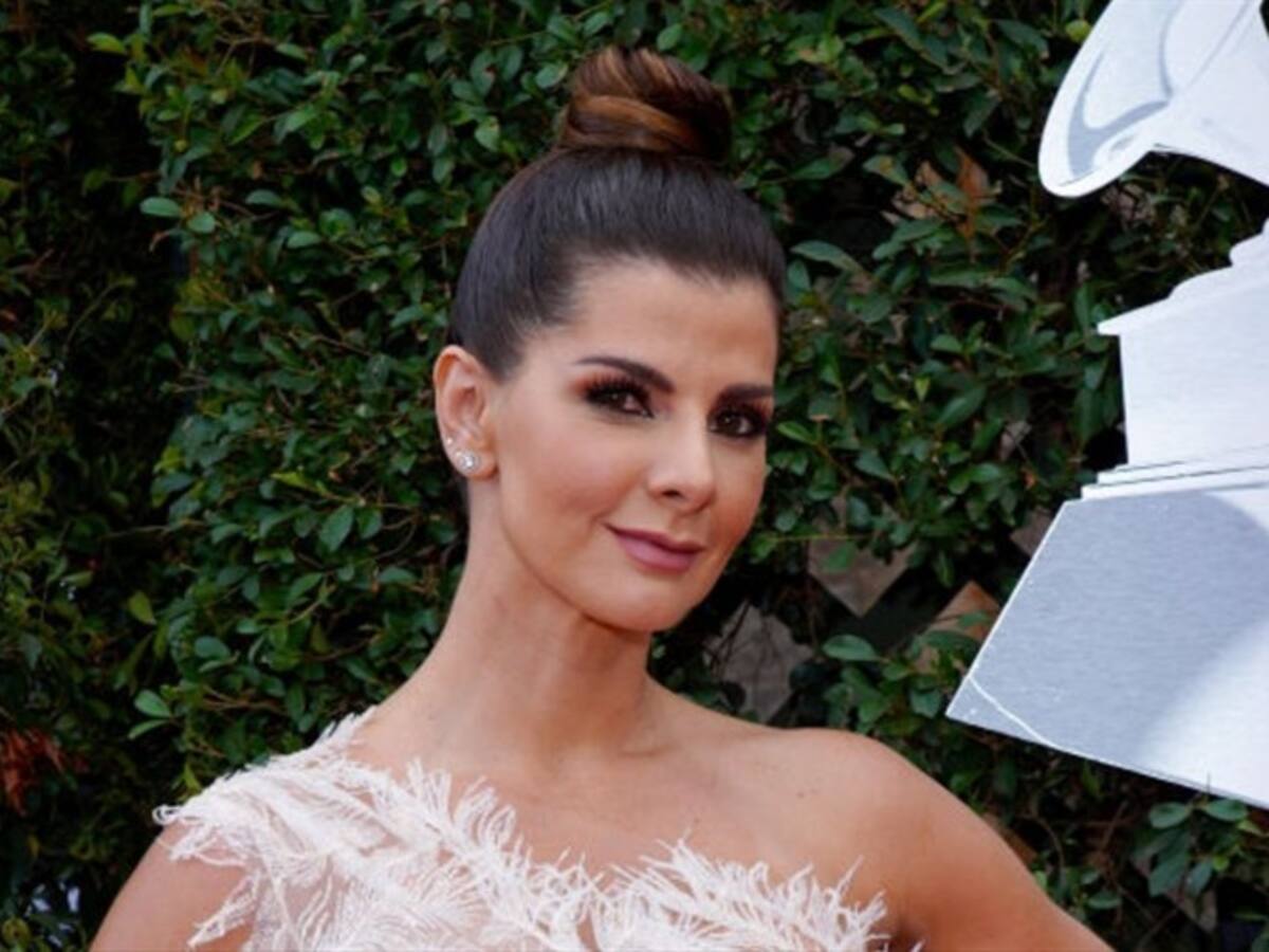 Carolina Cruz se mostró feliz porque su hijo Salvador ya puede alzar su cabez