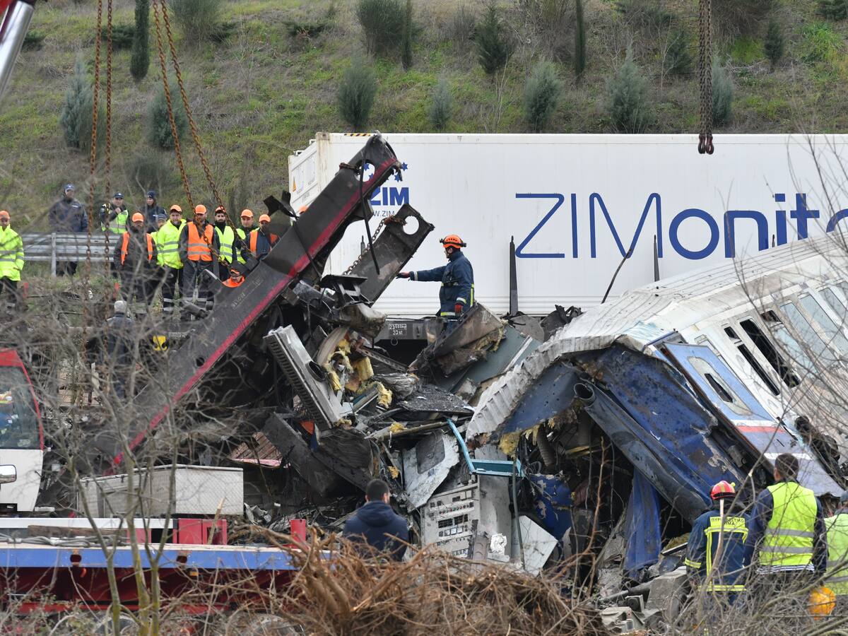 Detuvieron al jefe de estación de tren tras accidente que dejó 32 muertos en Grecia
