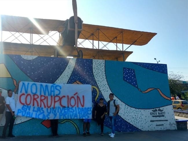 Estudiantes de Uniautónoma marchan a Bogotá para exigir solución a crisis financiera. Foto: Cortesía