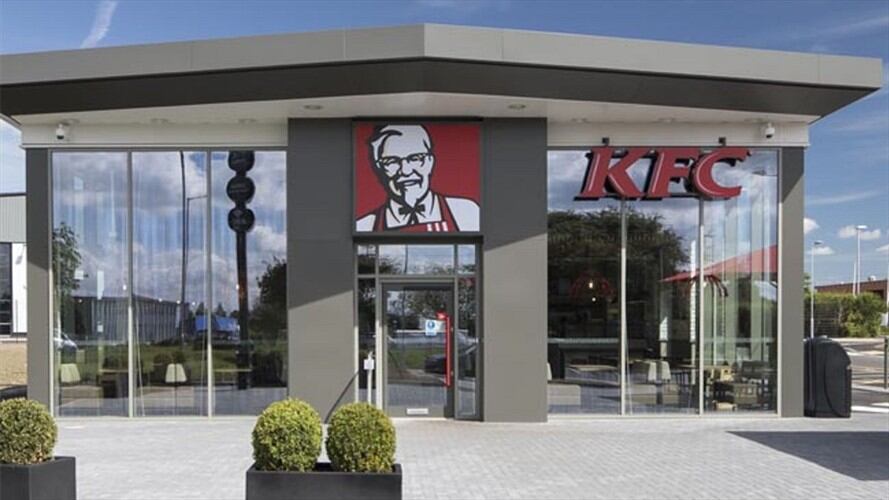 KFC prueba su nuevo sistema 'Smile and Pay'. Foto: Bang Media
