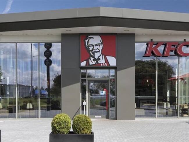 KFC prueba su nuevo sistema 'Smile and Pay'. Foto: Bang Media