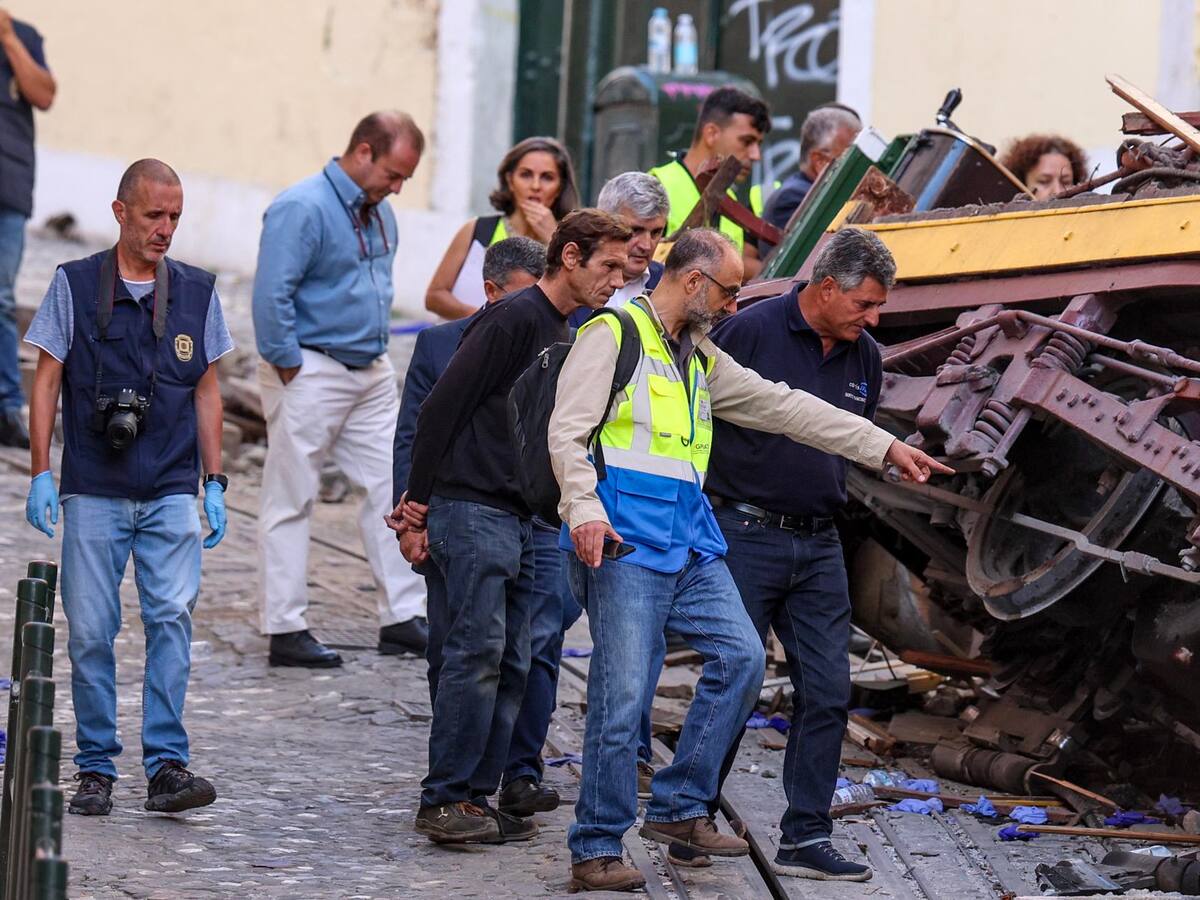 A 17 subió el número de muertos en el accidente de un funicular turístico en Portugal
