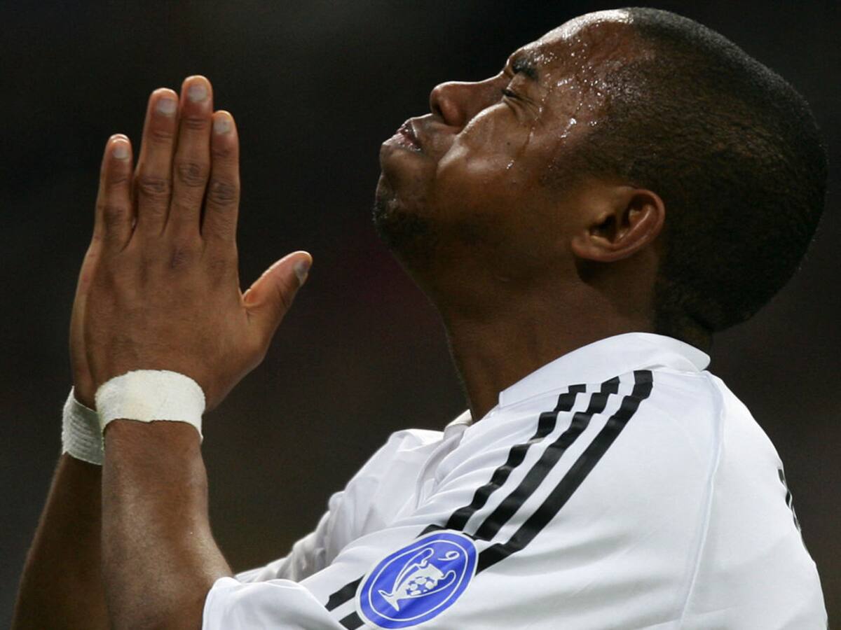 Aprueban que Robinho pague su condena por violación en Brasil