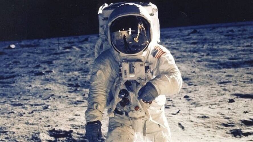 La NASA lanzó un concurso para encontrar una solución al problema de los excrementos de los astronautas.. Foto: BBC Mundo