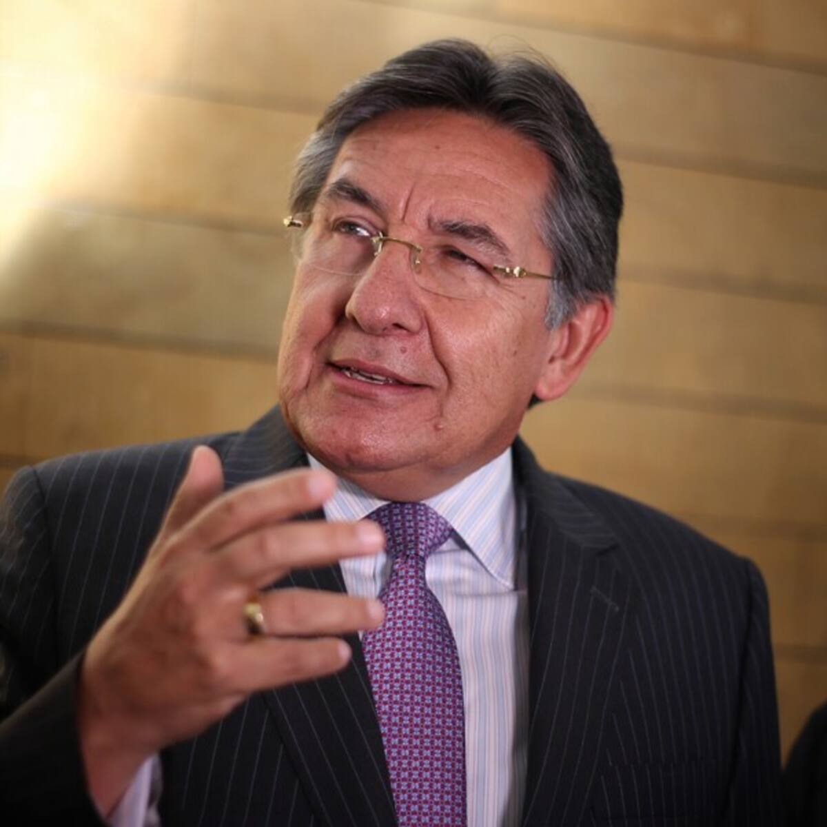 Néstor H. Martínez a Comisión de la Verdad por Santrich: propongo Tribunal de Honor