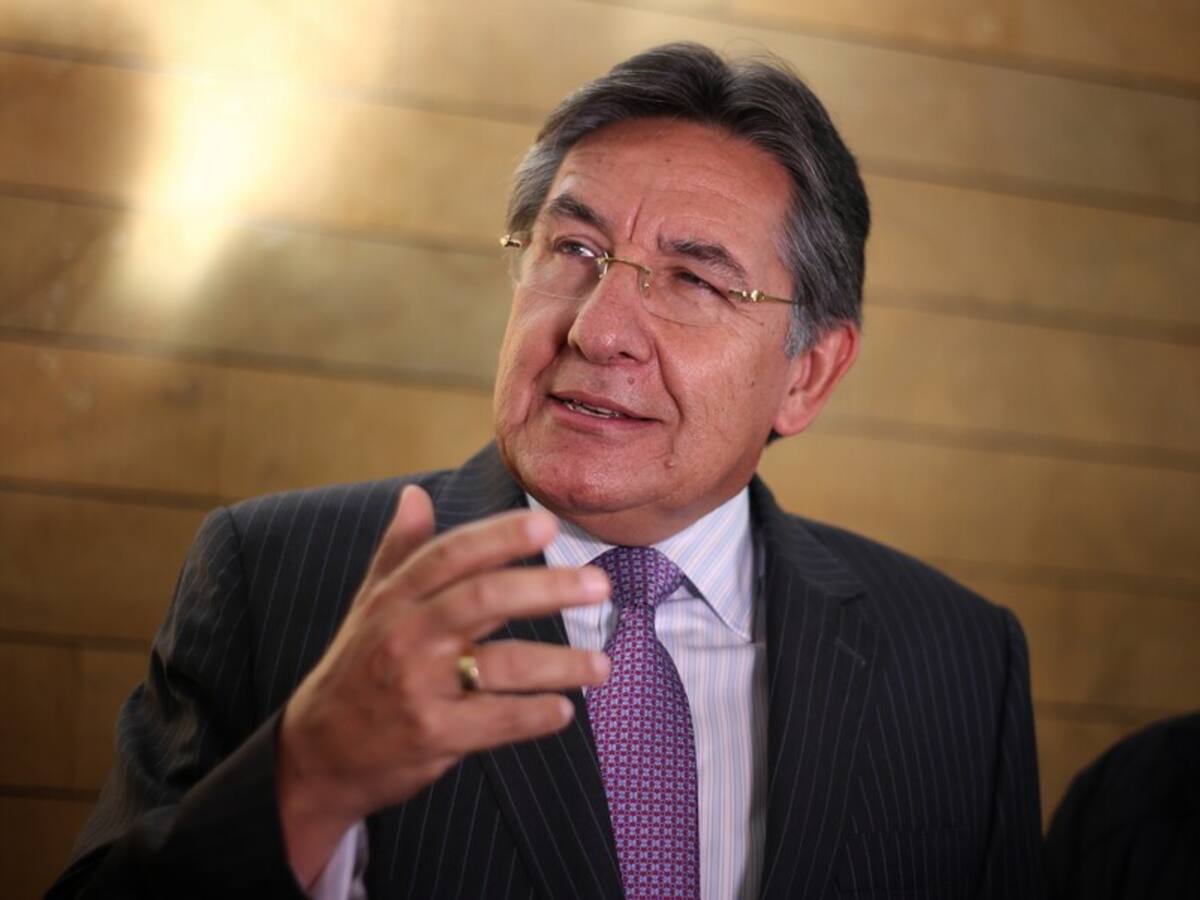 Néstor H. Martínez a Comisión de la Verdad por Santrich: propongo Tribunal de Honor