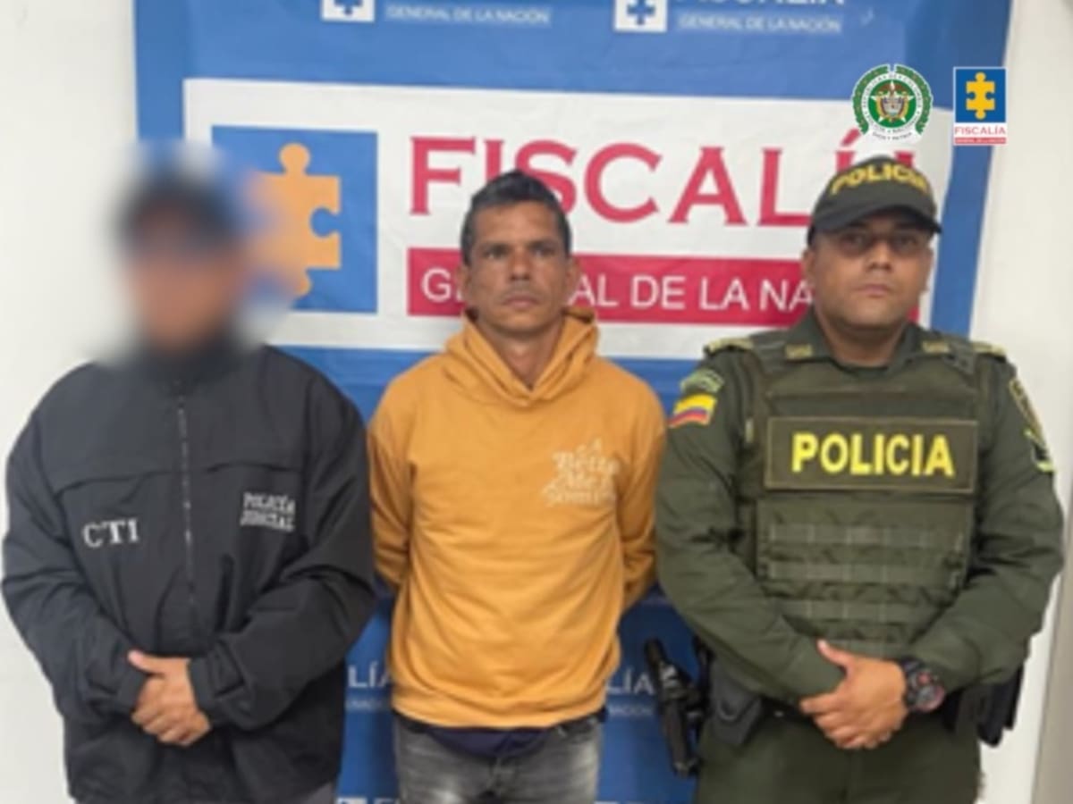 Hombre que persiguió y asesinó a su pareja, grabado en video, recibe condena de 40 años