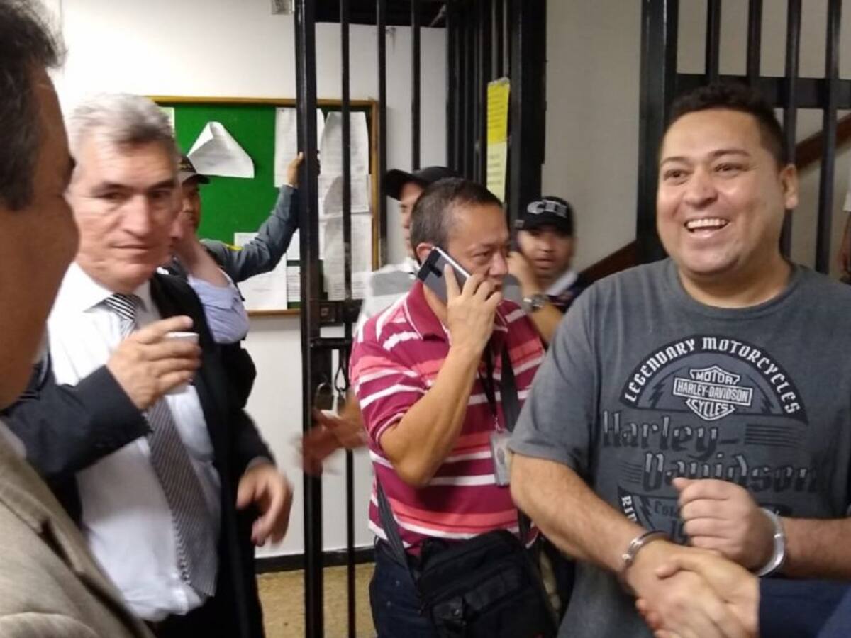 Apareció haciendo campaña en redes exalcalde de Rionegro, Santander que está prófugo