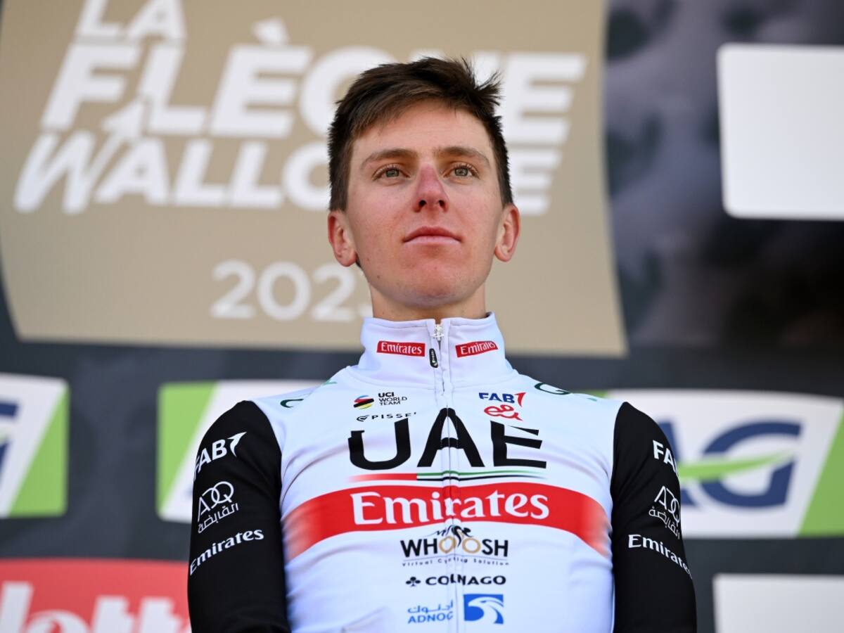 Tadej Pogacar, intervenido tras su aparatosa caída en la Lieja-Bastoña-Lieja