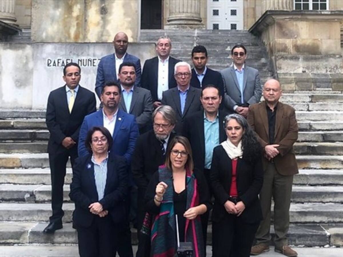 En su primera alocución nacional, la oposición llama a la movilización en favor de la paz