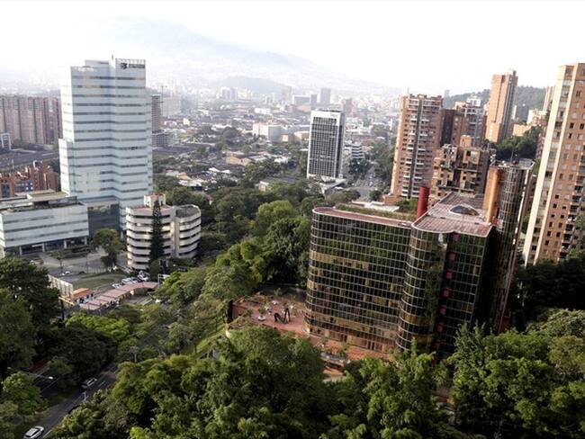 Empresario habla de la inauguración de las nuevas oficinas de Crowe Global en Medellín