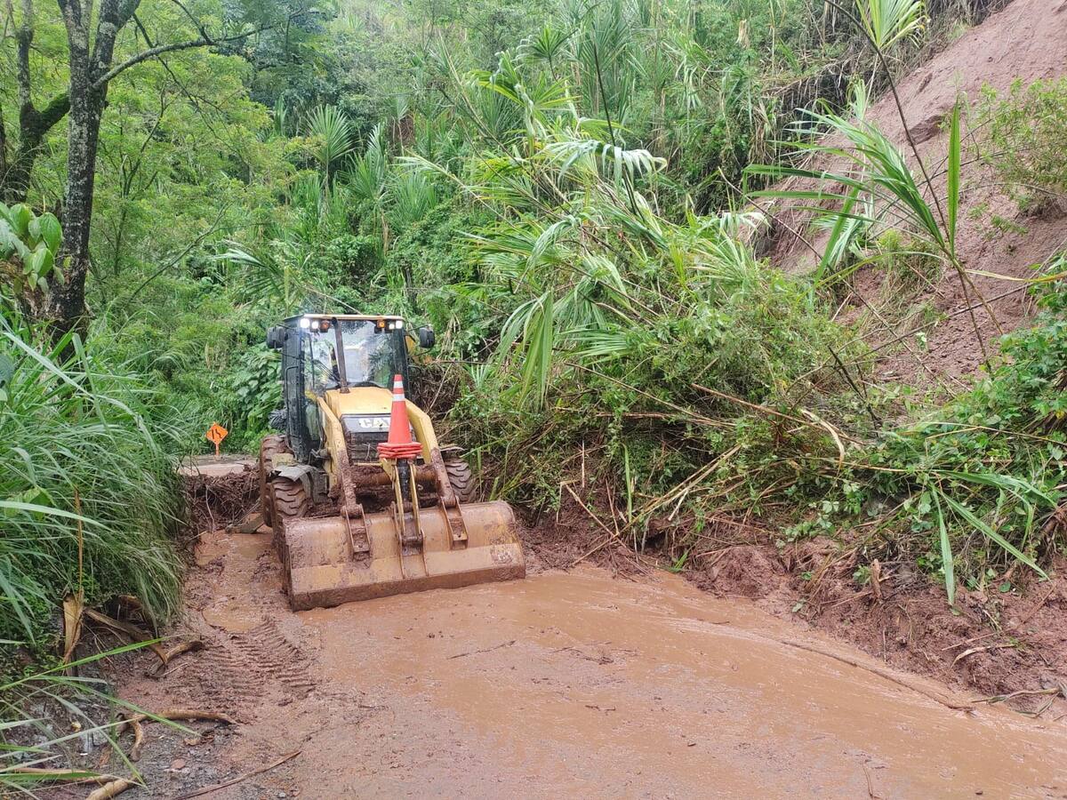 Lluvias originan deslizamientos en más de 14 vías en el departamento de Caldas