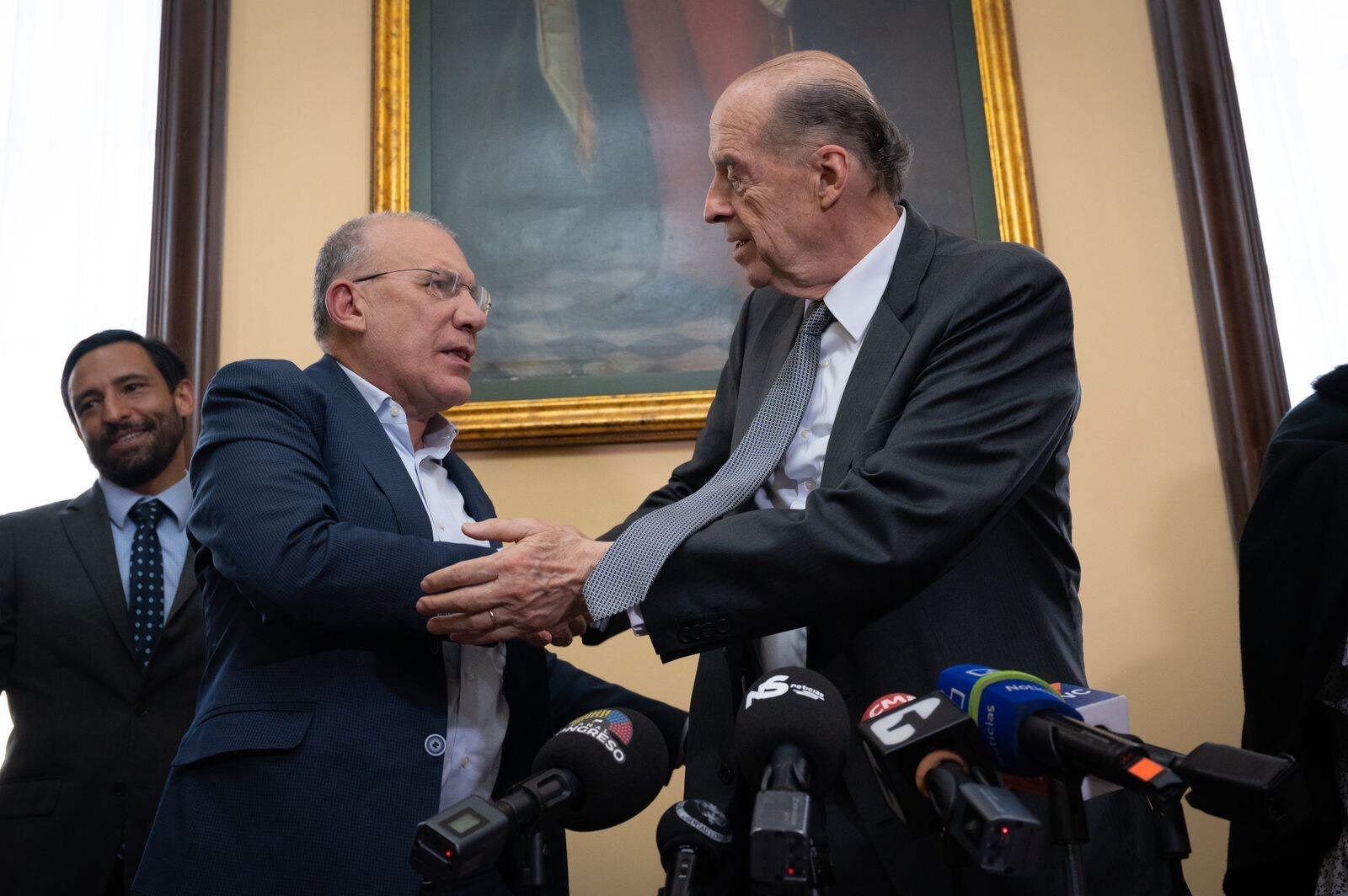 Roy Barreras y Álvaro Leyva. Foto: Cancillería