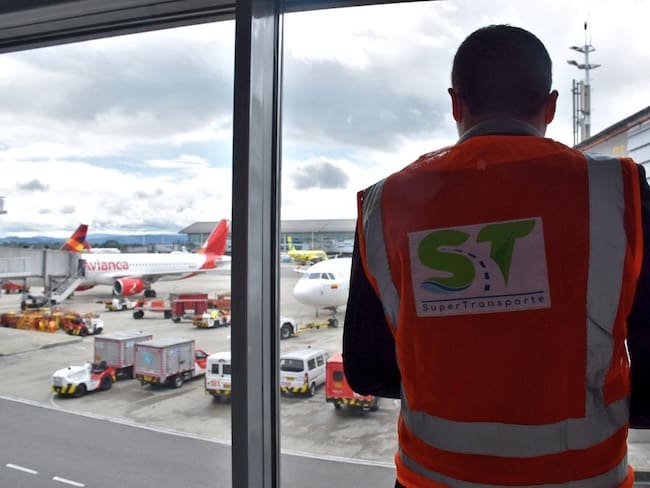 SuperTransporte ordena a Avianca implementar plan de atención inmedianta para sus pasajeros. Foto: Twitter SuperTransporte.