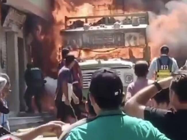 Incendio de una chiva deja un muerto y tres heridos en San Rafael, Antioquia. Foto: Captura de pantalla.
