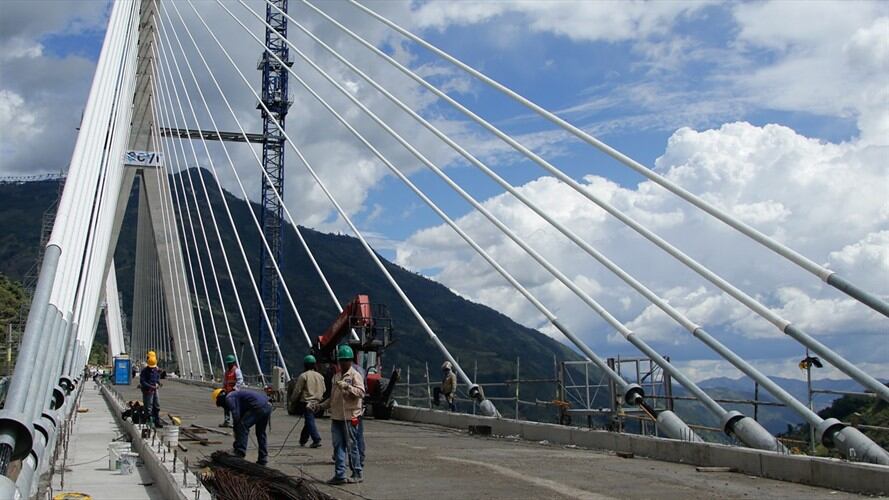 La discusión acerca de si el puente se debe recibir, se mantiene en pie entre el Fondo de Adaptación y la constructora Sacyr.. Foto: Colprensa