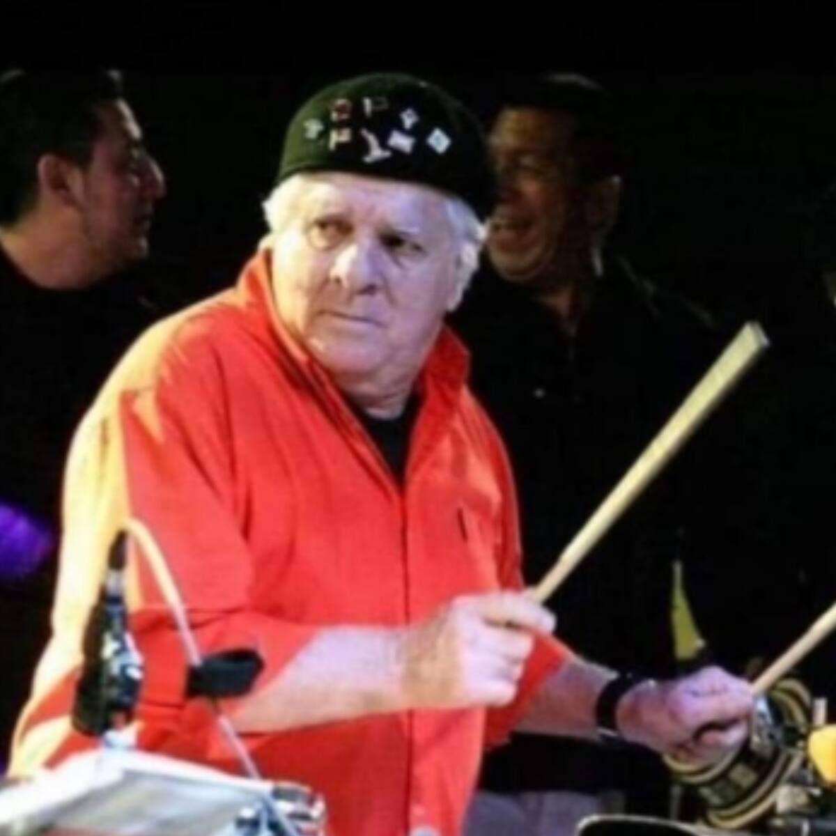 Ramiro ‘El chengue’ Velásquez, baterista de ‘Los Hispanos’, está en delicado estado de salud