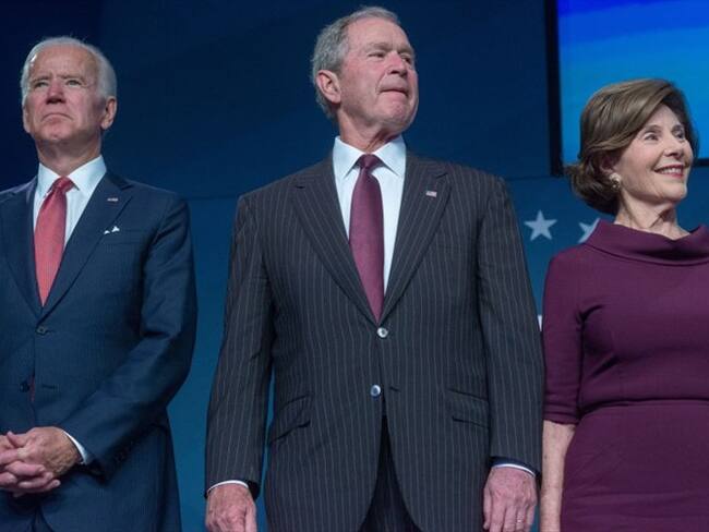 Joe Biden, George W. Bush y Laura Bush. Foto: Getty Images