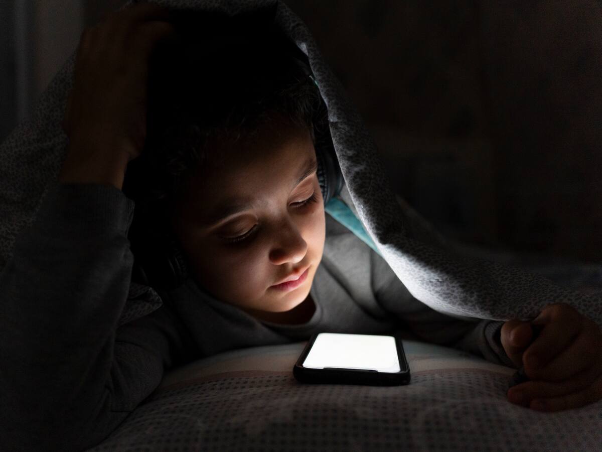 ¿Cuáles son los riesgos de dar un celular antes de los 12 años? Esto reveló un nuevo estudio