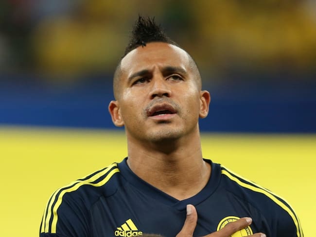 MANAOS, BRAZIL - SEPTEMBER 06: Macnelly Torres of Colombia sings the national anthem during a match between Brazil and Colombia as part of FIFA 2018 World Cup Qualifiers at Arena Amazonia Stadium on September 06, 2016 in Manaos, Brazil. (Photo by Vanessa Carvalho/LatinContent via Getty Images)