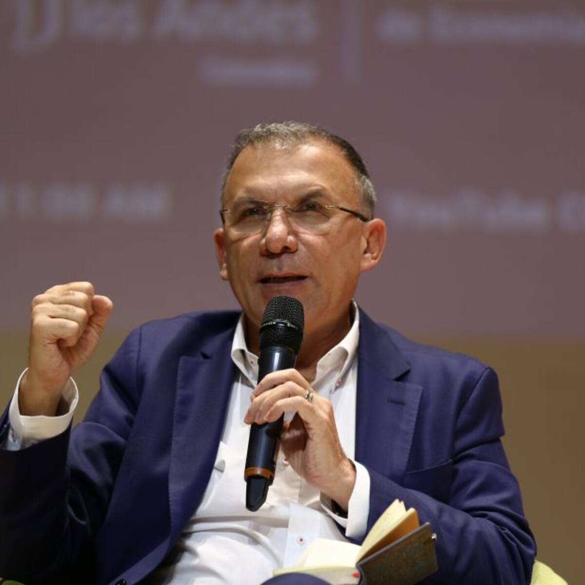 Las reacciones políticas tras el diagnóstico de cáncer de Roy Barreras