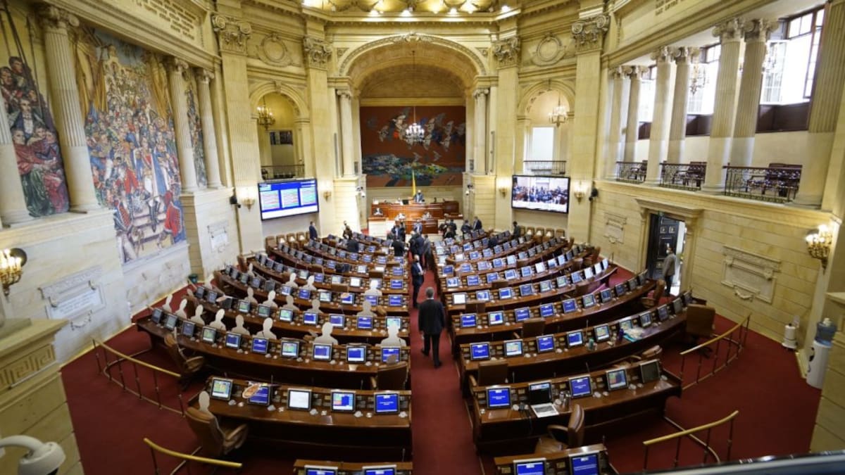 Reforma del transfuguismo, en veremos por falta de quórum en Cámara de Representantes