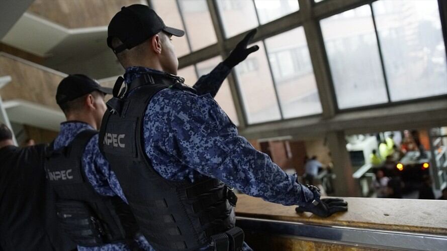 El representante de la Unión de Trabajadores Penitenciarios, Horacio Bustamante, dijo que el lunes será la hora cero para protestar por sus empleos. Foto: Colprensa