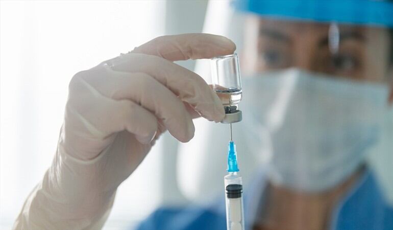 Empresa que traerá nueva vacuna china tiene investigación en Colombia. Foto: Getty Images / HISPANOLISTIC