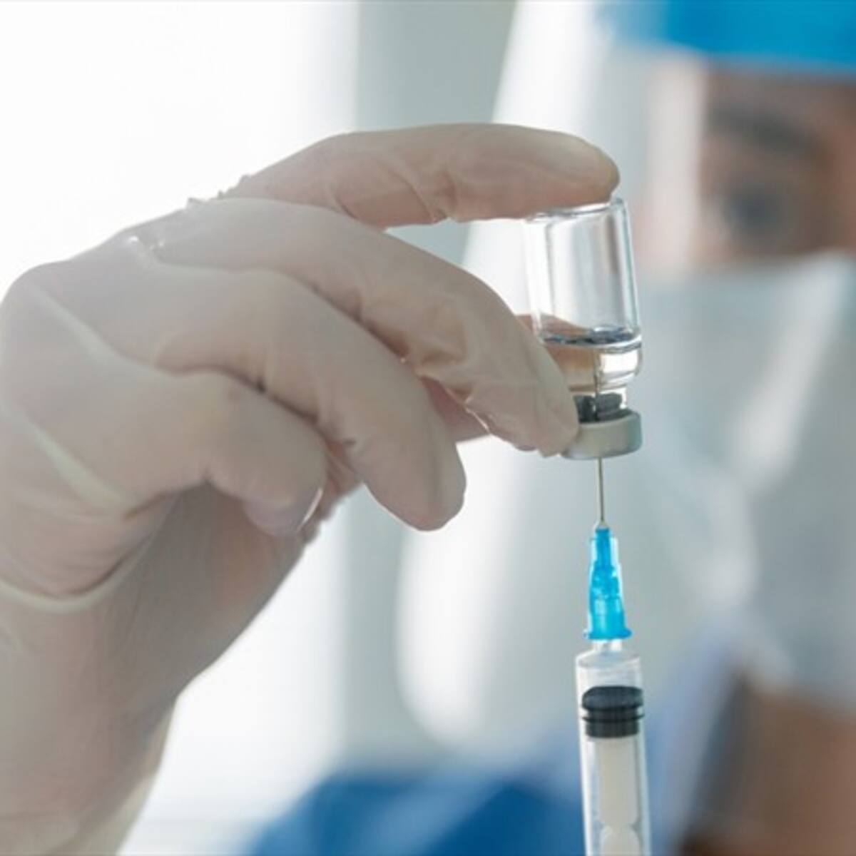 Vacunación contra el COVID-19 en Chile: ¿Qué tan efectiva es una cuarta dosis?