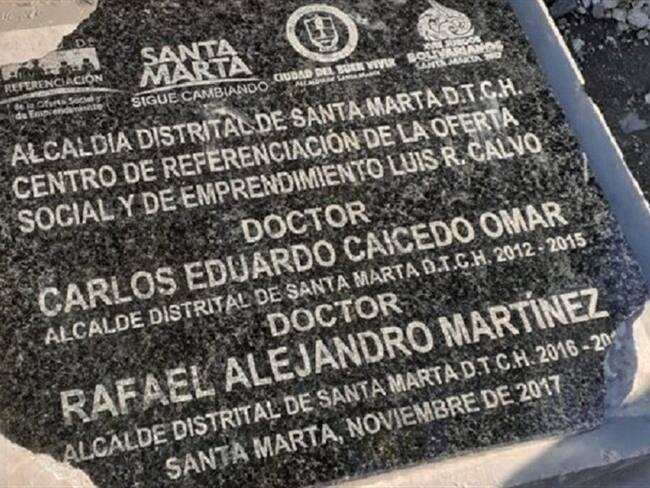 Por orden de un juez alcaldía de Santa Marta debe retirar placas en obras públicas. Foto: Cortesía