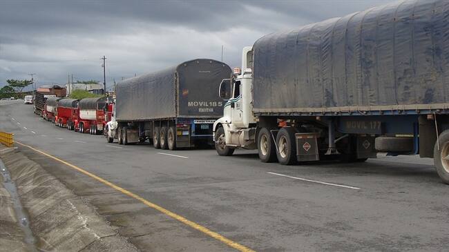 Los transportadores de carga del país no cesarán actividades en el Paro Nacional . Foto: Colprensa