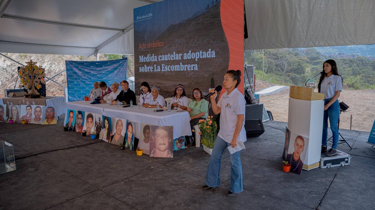 JEP y la Unidad de Búsqueda hallan primeros restos humanos en La Escombrera de Comuna 13