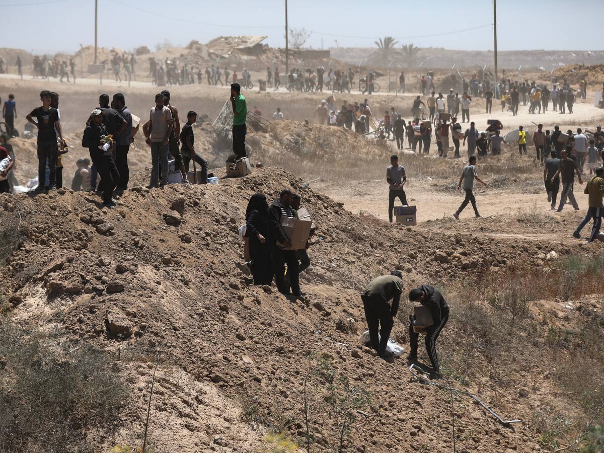 Israel mató al menos a 24 gazatíes que esperaban distribución de alimento en sur de Gaza