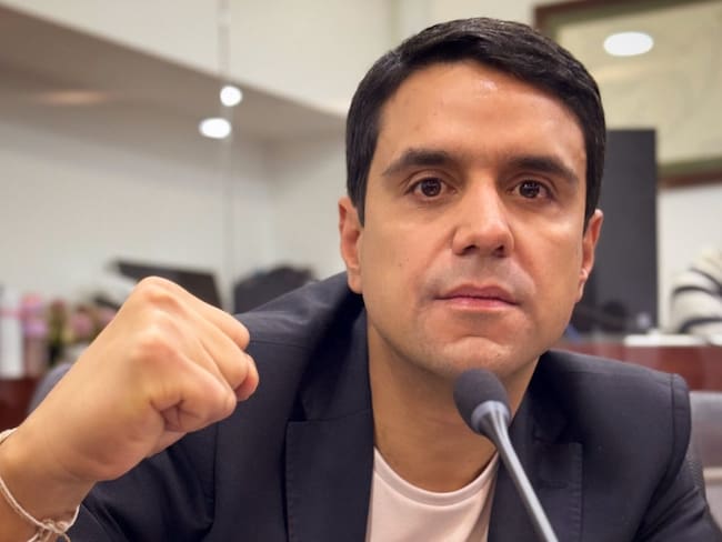 Manejan al Partido Liberal como banco de avales; se reparten el poder padre e hijo: Carlos Quintero