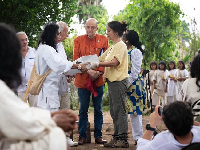 Entrega de máscaras | Foto: Cancillería