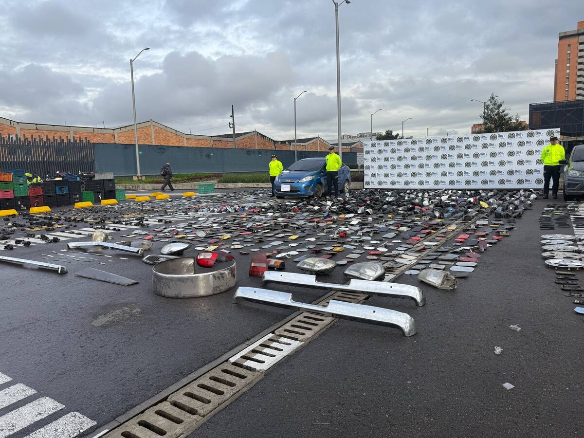 Golpe contra al robo de autopartes en Bogotá: cuatro capturados y más de dos mil piezas recuperadas