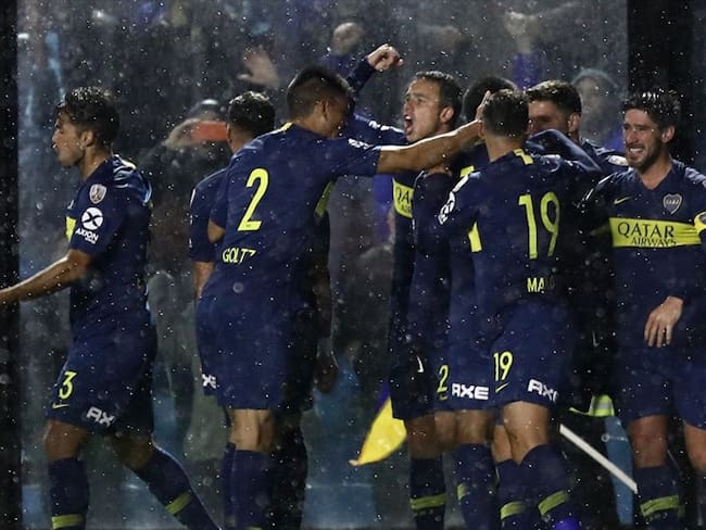 Los jugadores de Boca Juniors celebran tras anotar un gol . Foto: Agencia EFE