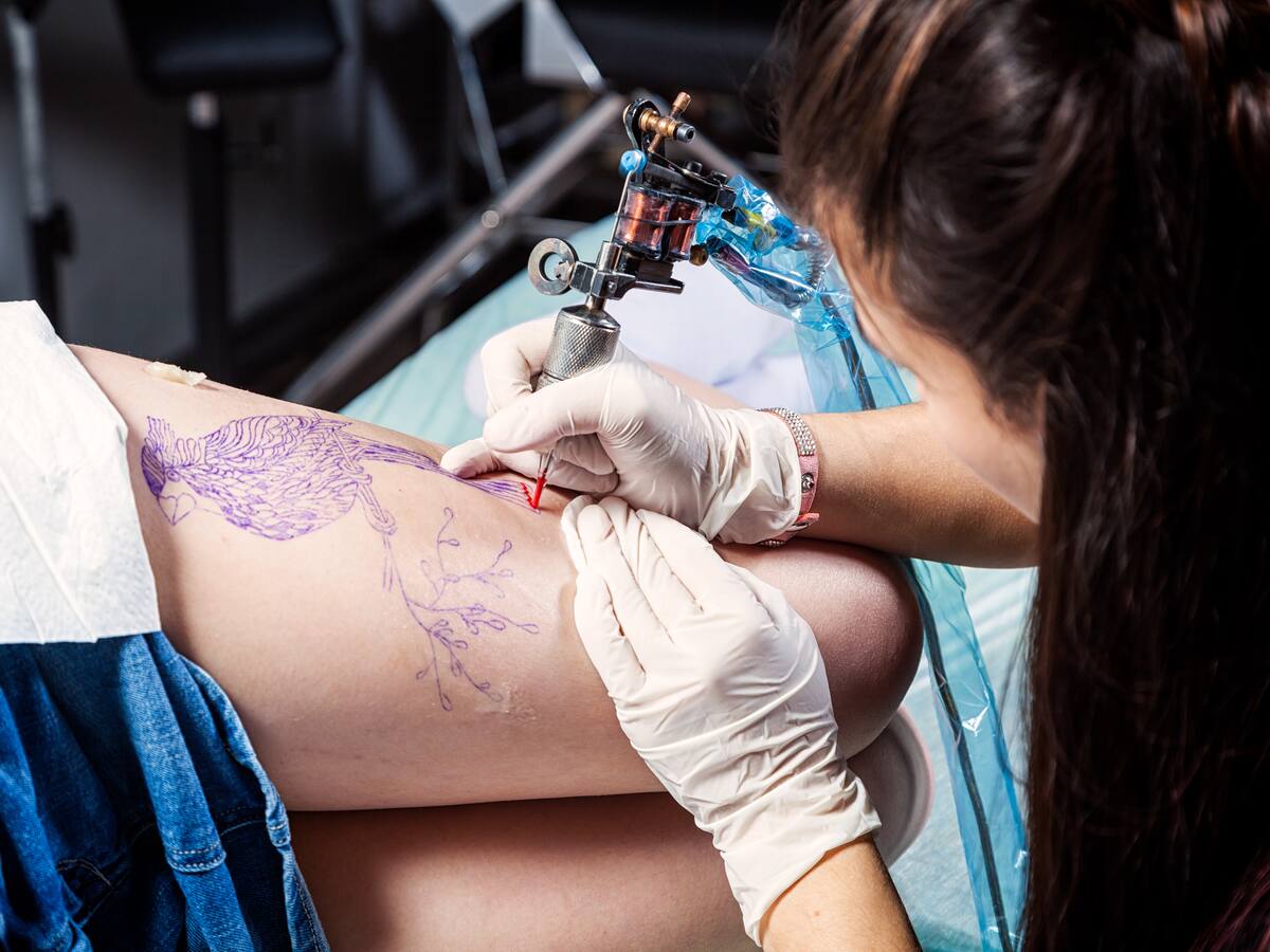 ¿Por qué los tatuajes pueden afectar su salud? Médica explicó