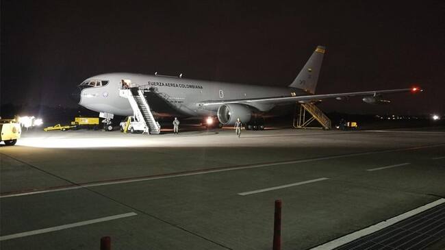 El vuelo tuvo una modificación debido a demoras del avión de otro país que también estaba haciendo uso de la pista de aterrizaje.. Foto: Cortesía