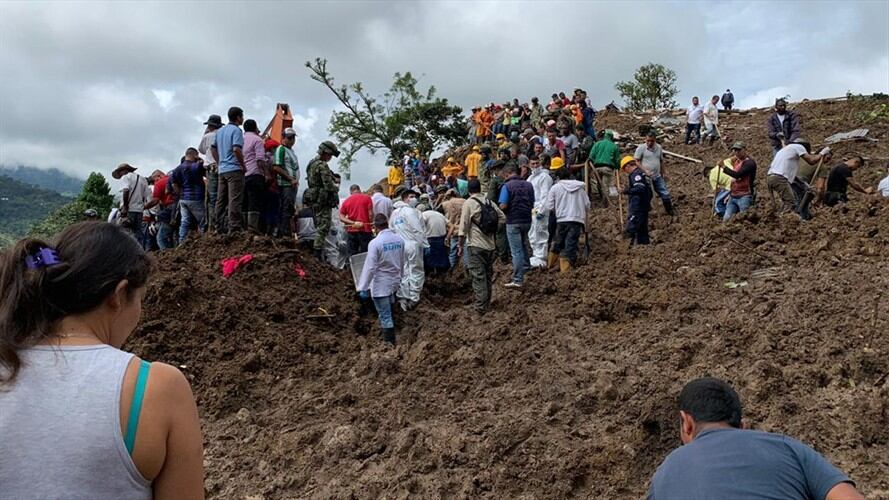 El movimiento en masa, ocurrido en la madrugada del domingo 21 de abril, ha cobrado la vida de 19 personas. Foto: Carlos Cerón