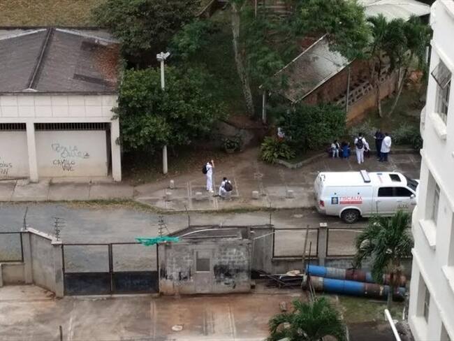 Estudiante de enfermería se lanza de un sexto piso y mata a médica internista. Foto: La W. / Erika Rebolledo.