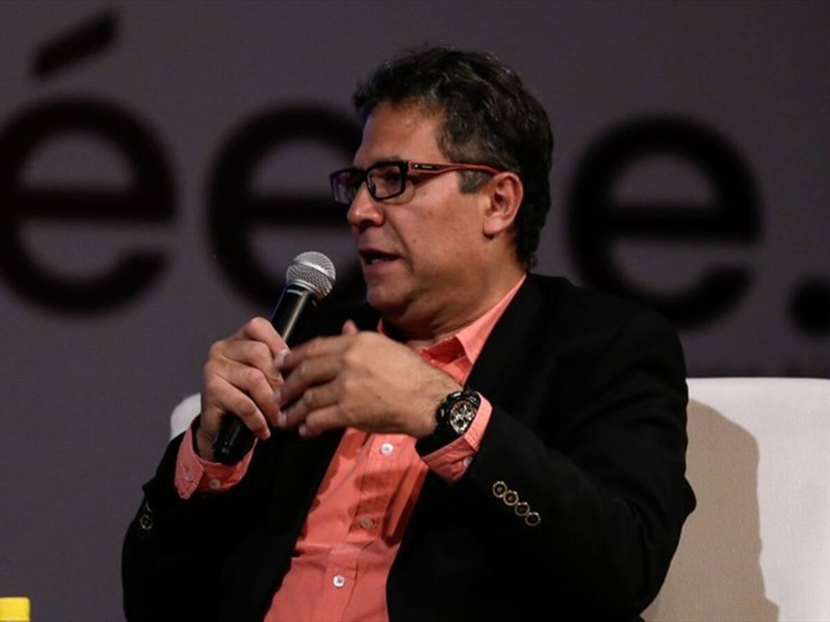 Imputan cargos contra el periodista Alberto Salcedo por agresión sexual