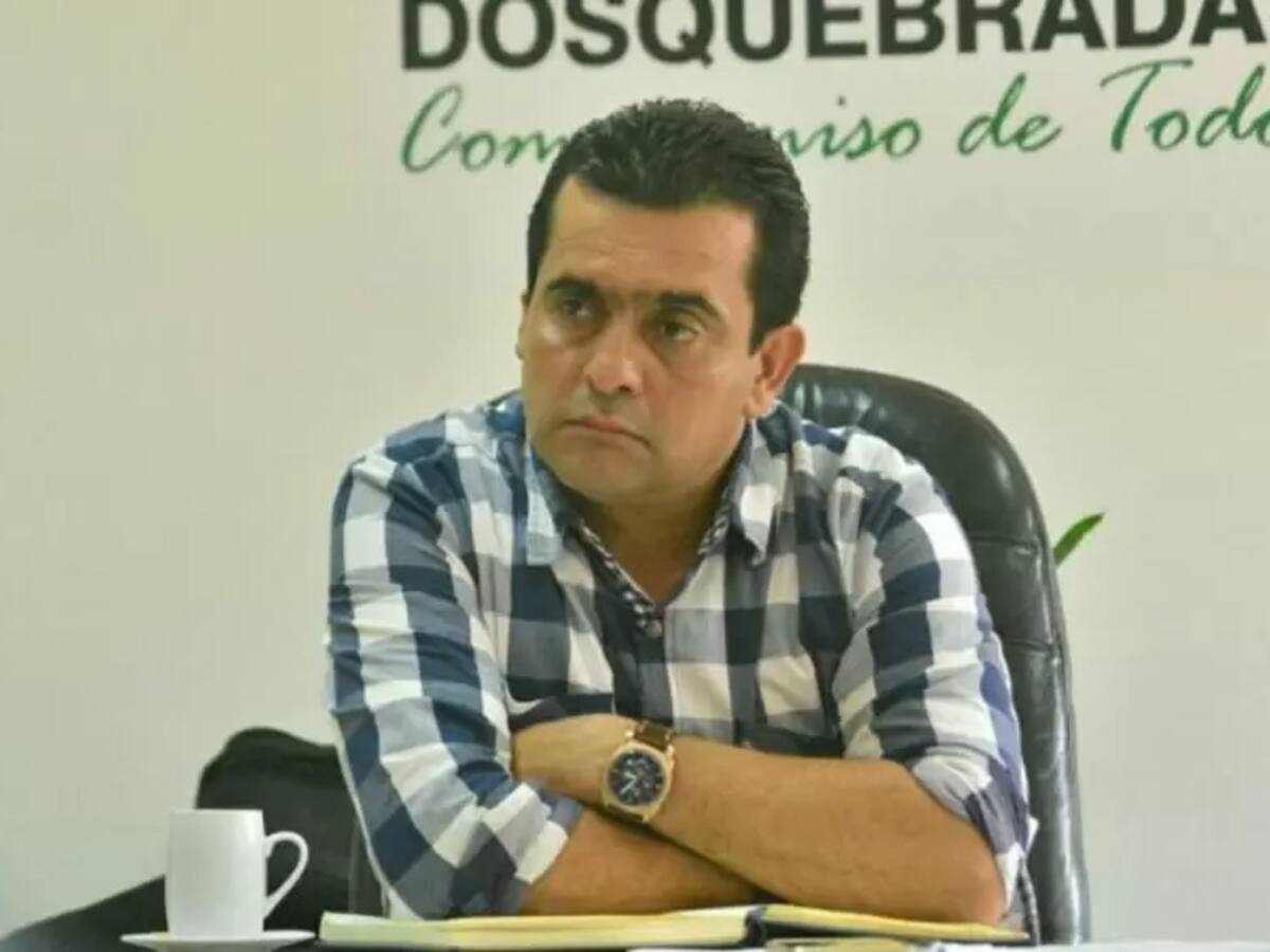 Procuraduría destituye e inhabilita a exalcalde de Dosquebradas y otros 5 exfuncionarios