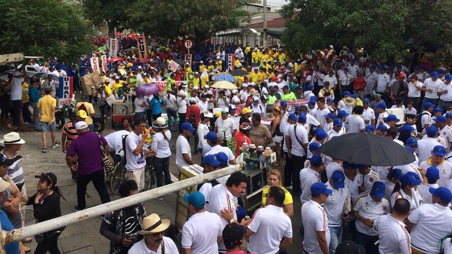 3.000 policías y 150 gestores e convivencia acompañan las marchas en Bogotá.. Foto: Colprensa